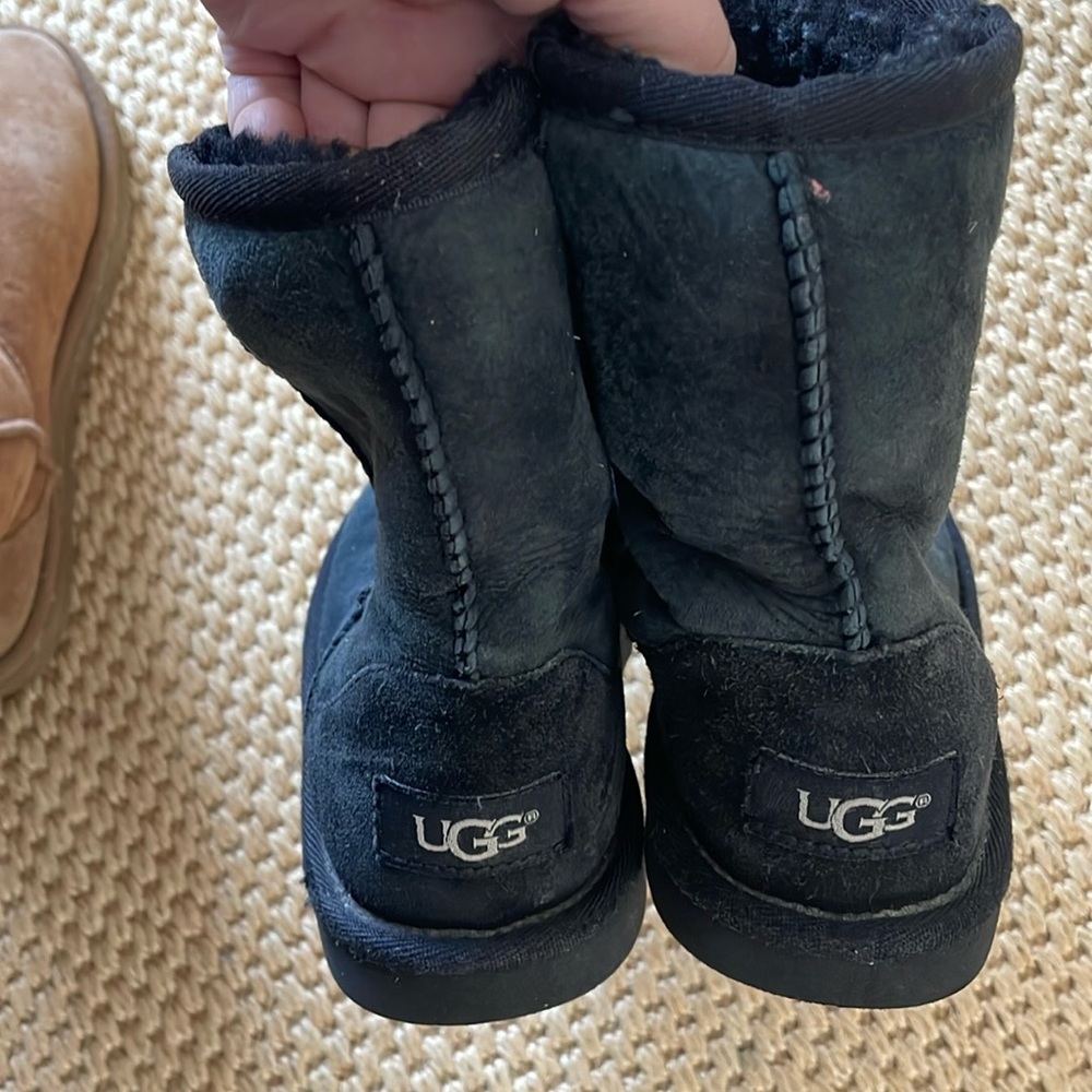 Ugg boots girls size 1